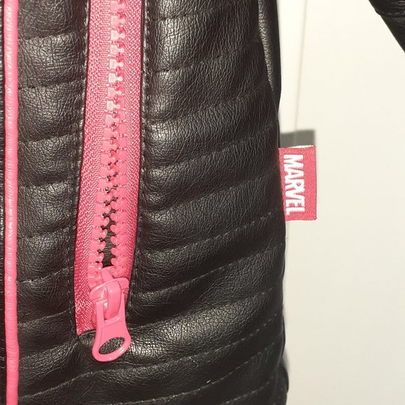 Keeping warm - Picture 4 of 4